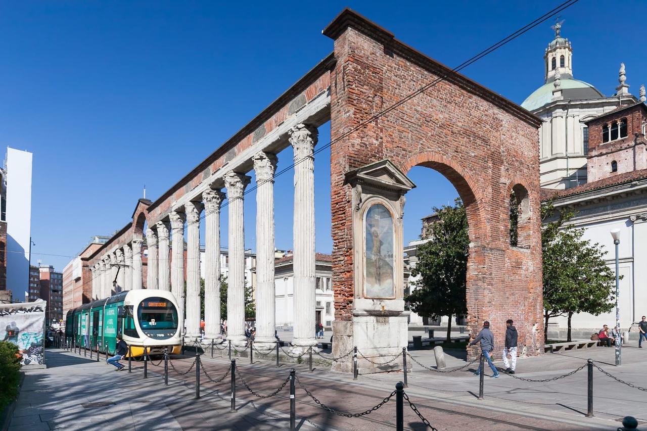 Tropical Micro Studio With Terrace And Duomo Views Milano Eksteriør bilde